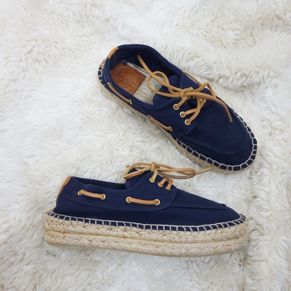 tory burch boat shoes